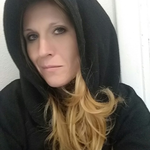 Meet your Posher, Sacha - Picture 1 of 1